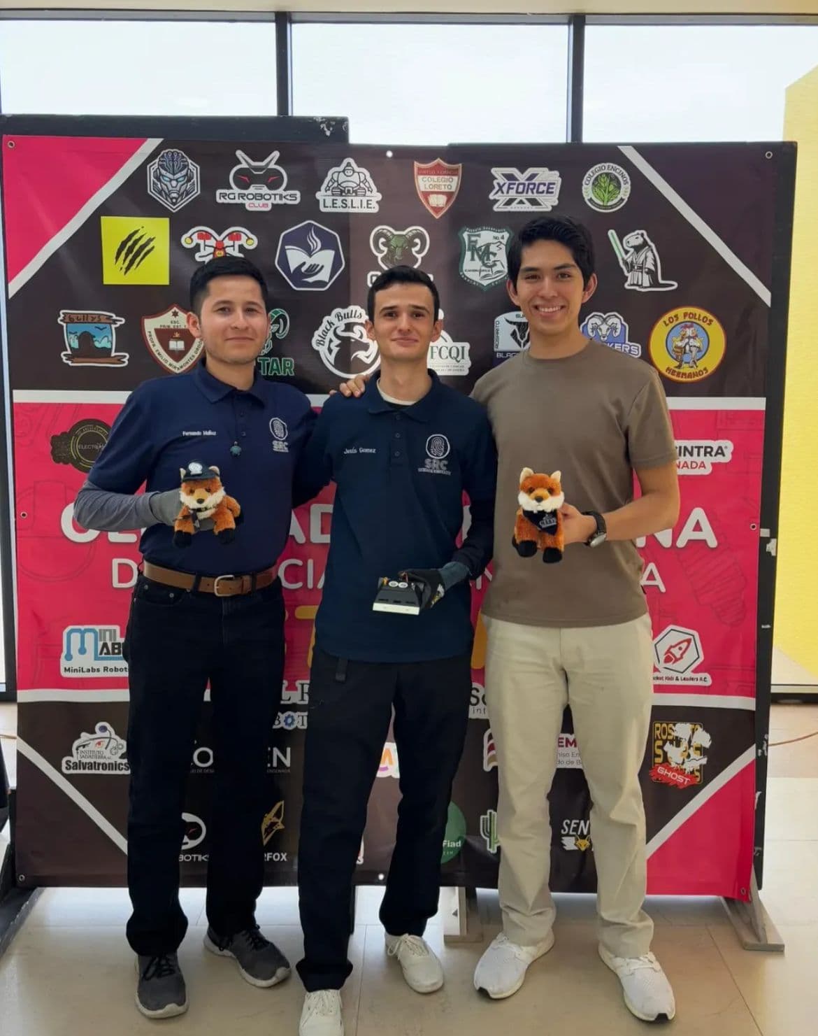 Equipo FDJ Robotics en competencia